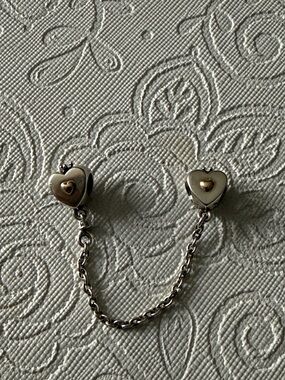 Pandora retired safety chain